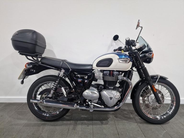 2017 Triumph Bonneville T100, 4,477 Miles, Small Screen, Rear Carrier & Top Case