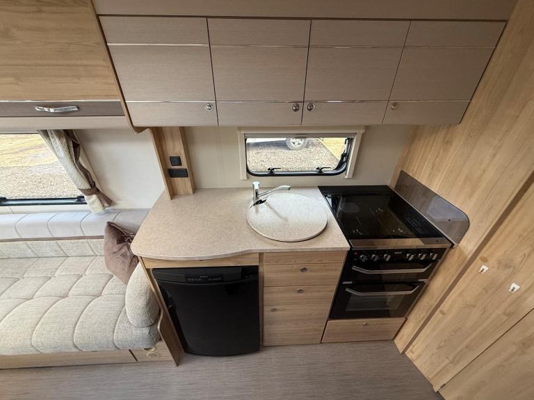 Elddis Avante 482 482 GTS 2016