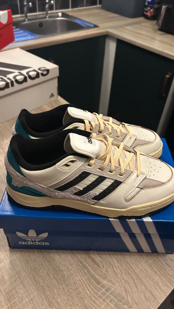 Adidas artillery trainers brand new with box men’s size 9.5 