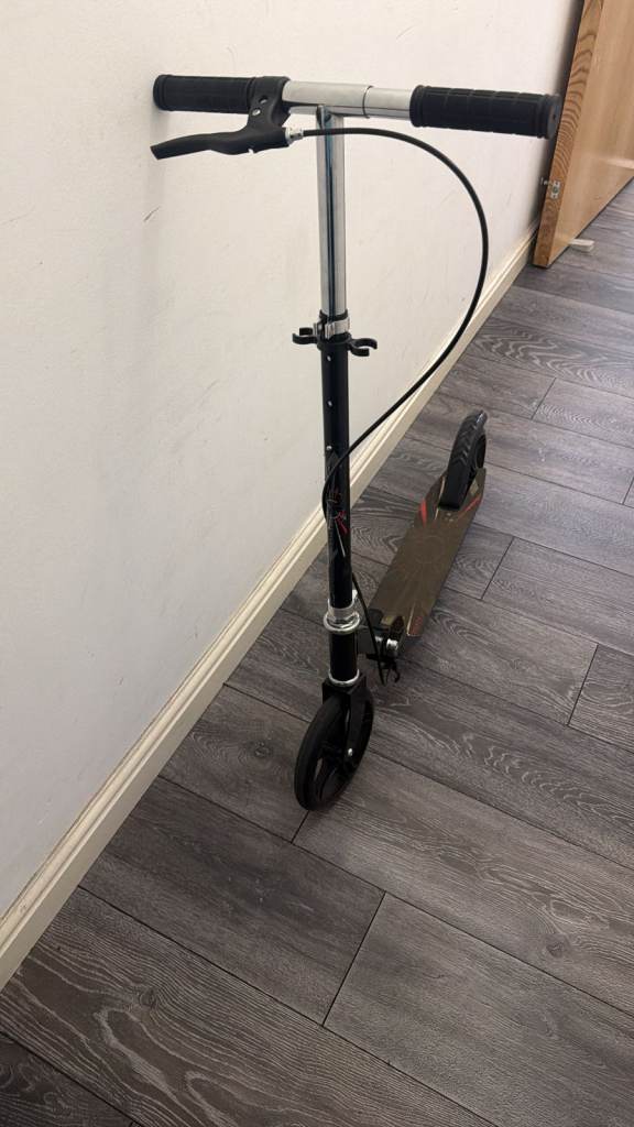 Quick Sale - Foldable Kick Scooter (Non-Electric) in Excellent condition