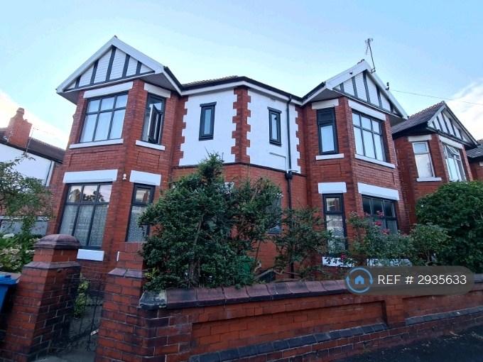 1 bedroom flat in Denison Road, Manchester, M14 (1 bed) (#2935633)