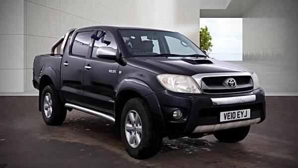 TOYOTA HILUX INVINCIBLE 3.0 D-4D 4WD + FULL TOYOTA MDLR SHSTORY + 1OWNER + IMMAC