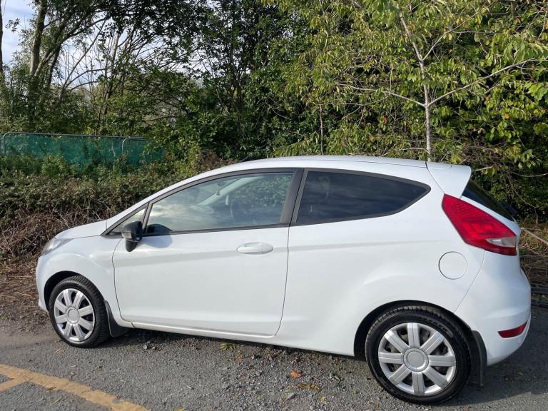 FORD FIESTA 1.2 STYLE 09 REG WHITE 3 DOOR MOT APRIL 5TH 2026 SERVICE HISTORY LOW INSURANCE 48+MPG