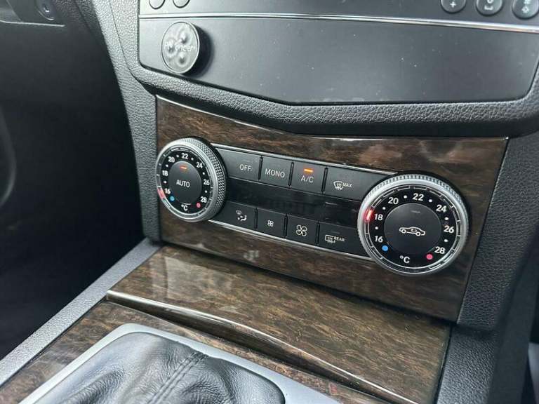 2007 Mercedes-Benz C Class 1.8 C200K Elegance Auto Euro 4 4dr Petrol Automatic