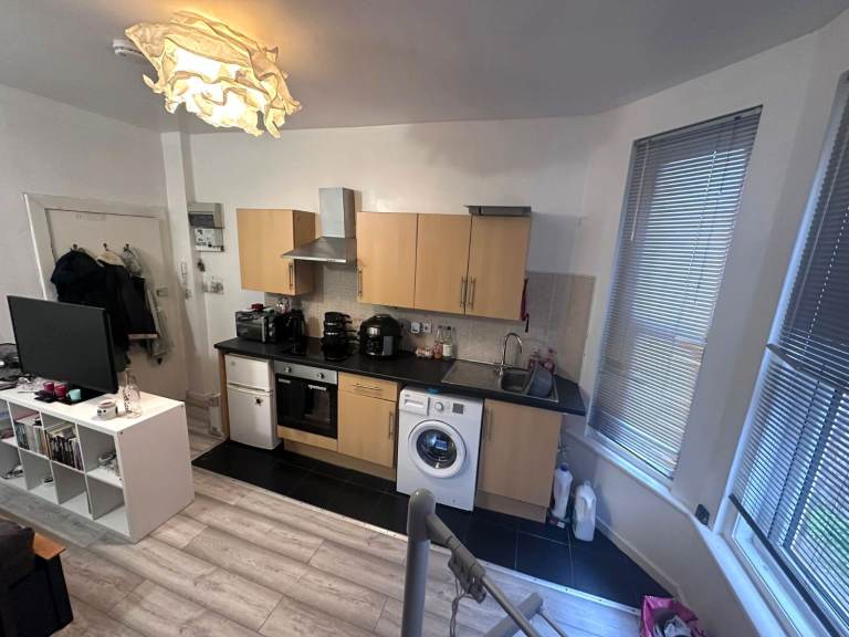 Studio flat - Shirley - BILLS INC - Available 27th February 2026