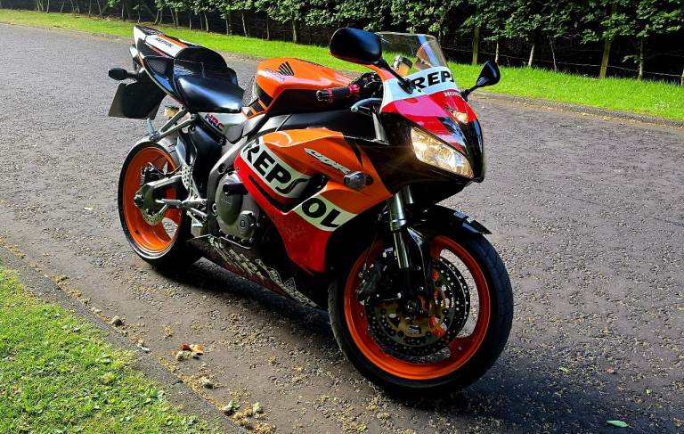 HONDA CBR1000RR Fireblade  1000cc  CBR CBR1000 cc