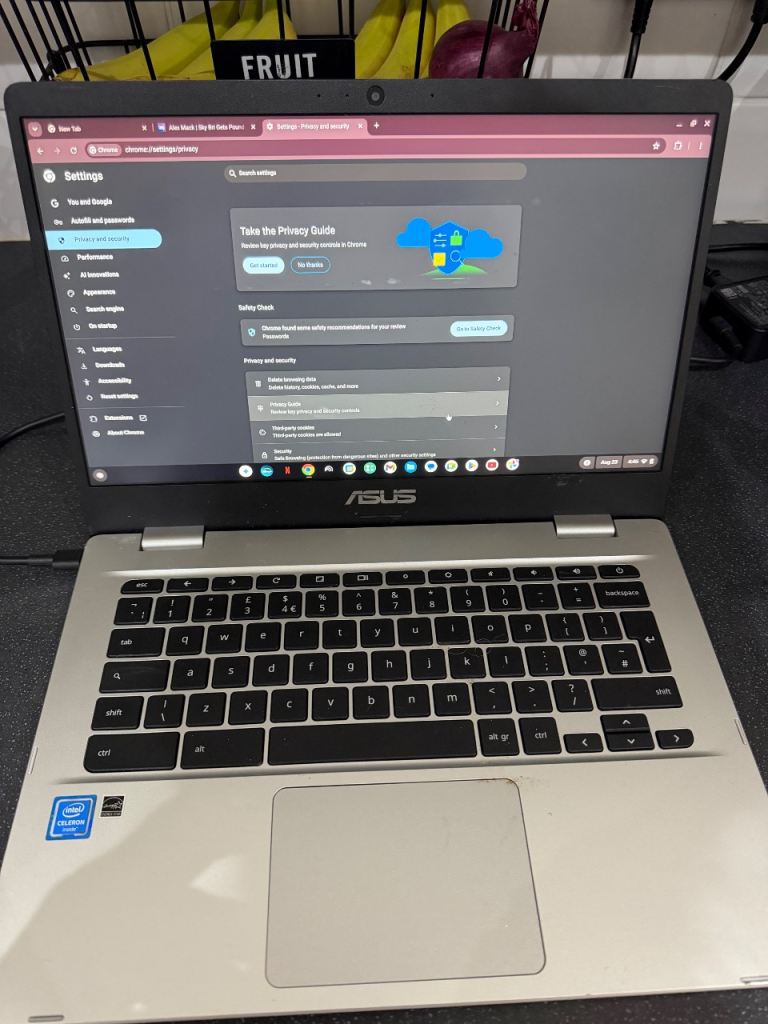 ASUS Chromebook Laptop - Silver