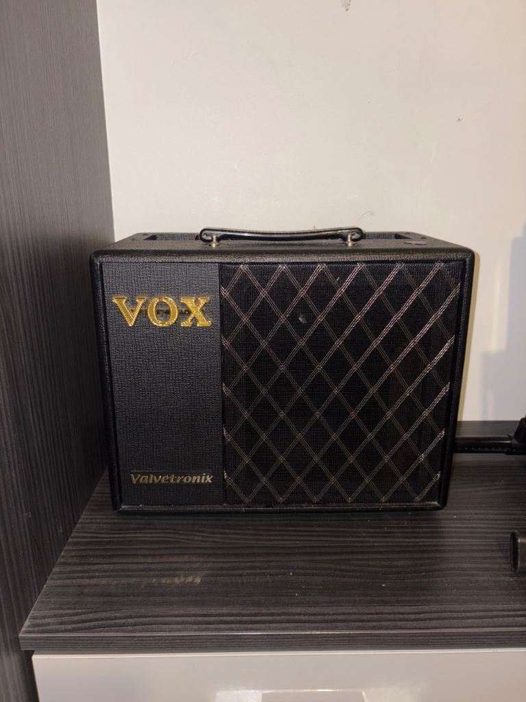 🔊 VOX Valvetronix Guitar Amp  🔊