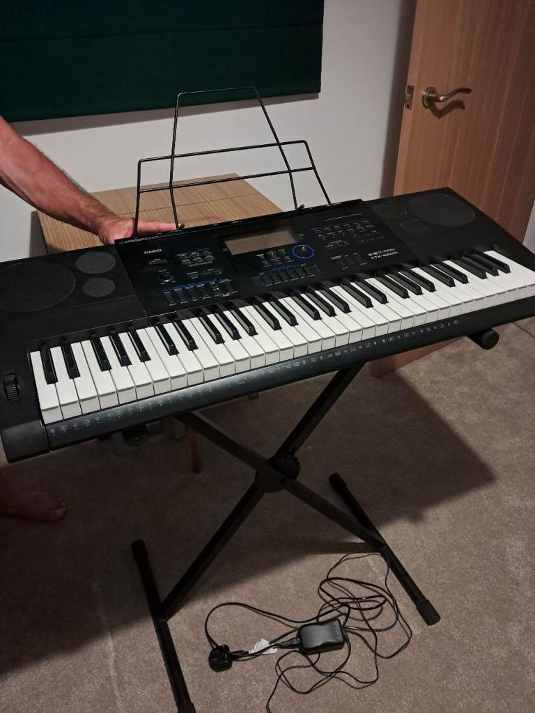 CASIO DIGITAL KEYBOARD CTK6200 WEIGHTED KEYS. ALL EXCELLENT