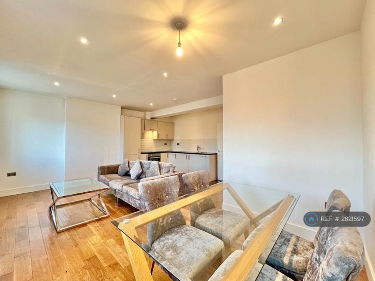 2 bedroom flat in Bermondsey Wall East, London, SE16 (2 bed) (#2821597)