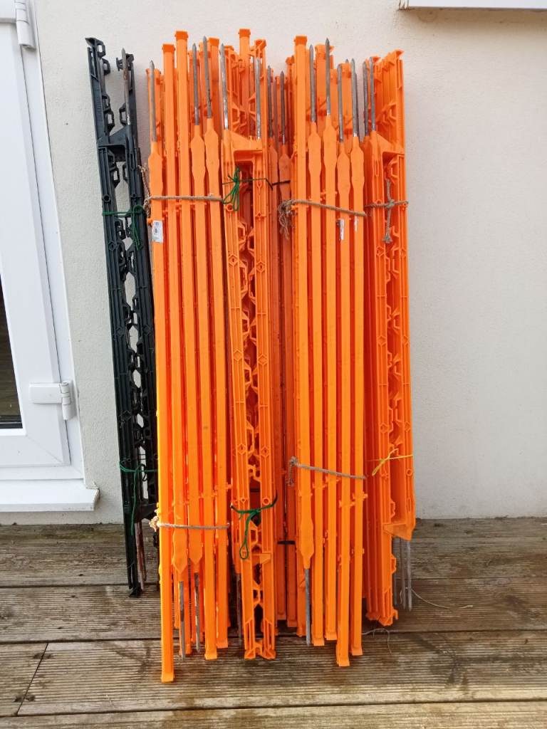 Electric fence posts £1 per post