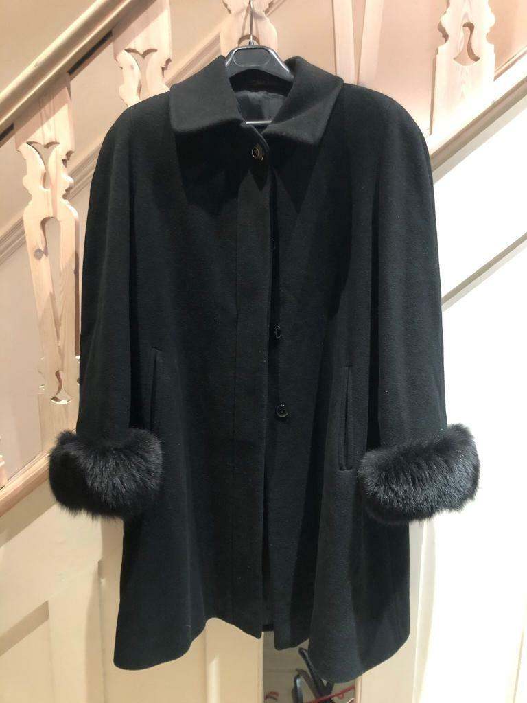 Stylish vintage 1950s swing coat, wool body with fur cuffs that can be removed. size 16