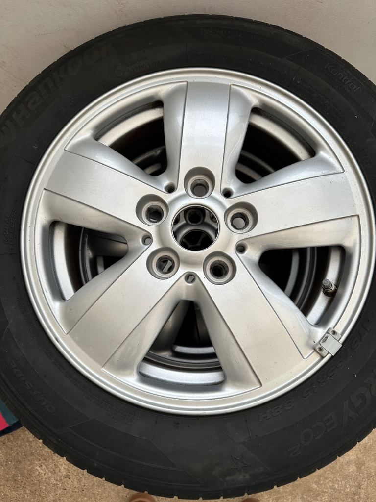 4 Alloy Wheels and Tyres