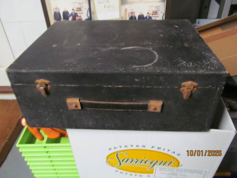 Wooden case, good structure, inside clean, many uses.
