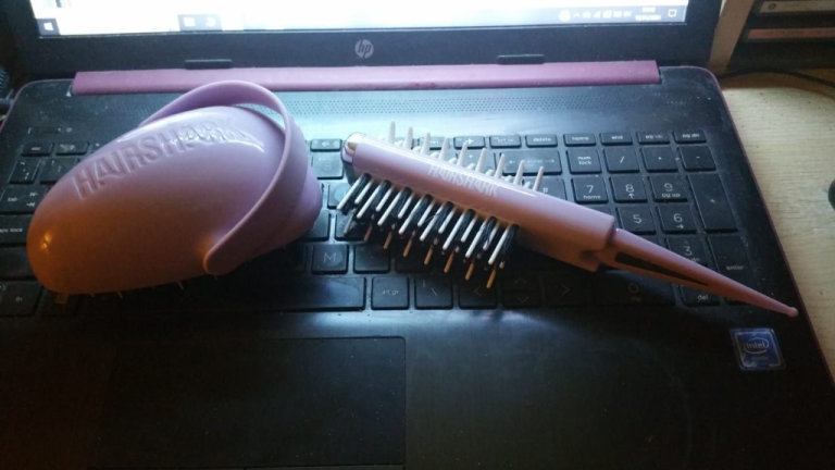 Hair shark detangle brush & hair shark back combing brush with retractable handle save £10