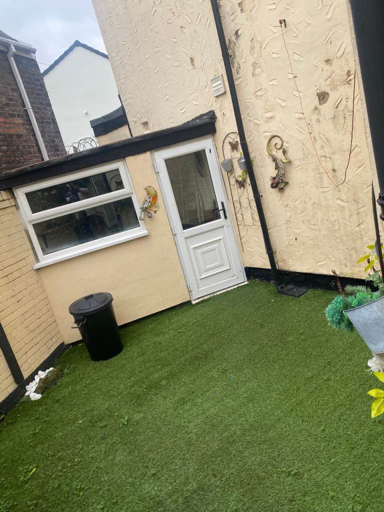 2 Bedroom House to Let