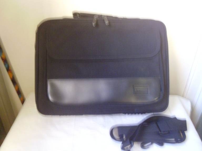 TARGUS 15 INCH LAPTOP BAG