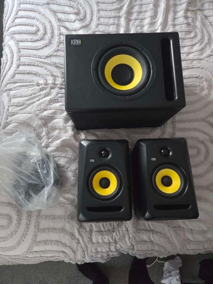 KRK classics 5 with S8.4 subwoofer with stands and bass pads 