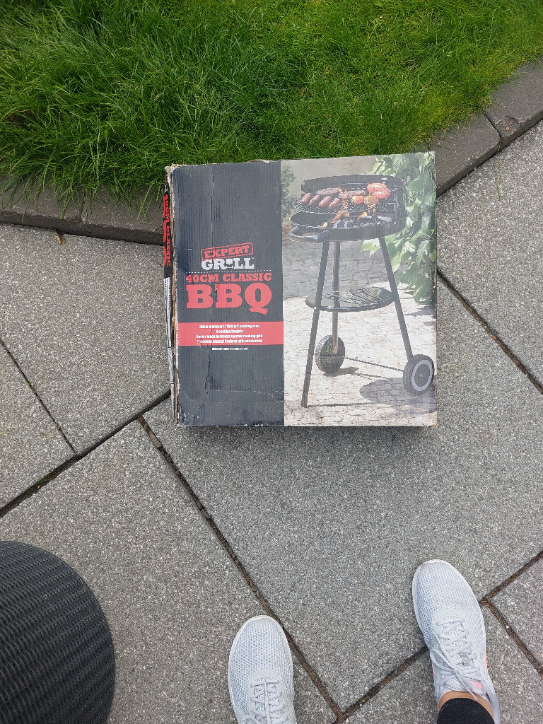 BBQ New in box small with wheels