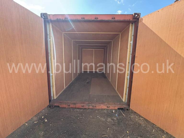 20ft Lined & Insulated Shipping Container – Solid & Ready to Use!
