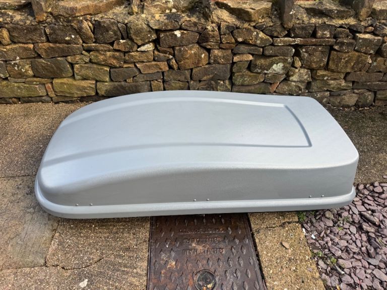 Thule Halfords roof top box 