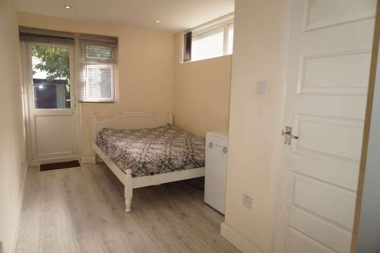 1 bedroom in Empire Road, Greenford