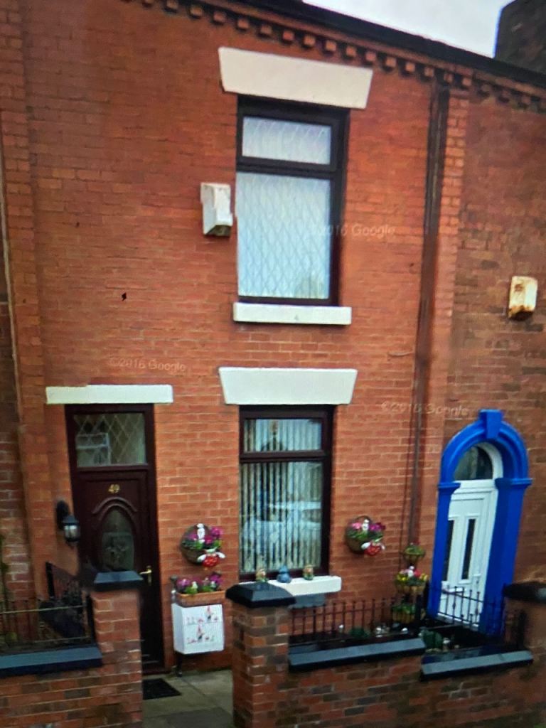 2 Bedroom House with Garden – Double-Glazed & Carpeted | OL8 2DA