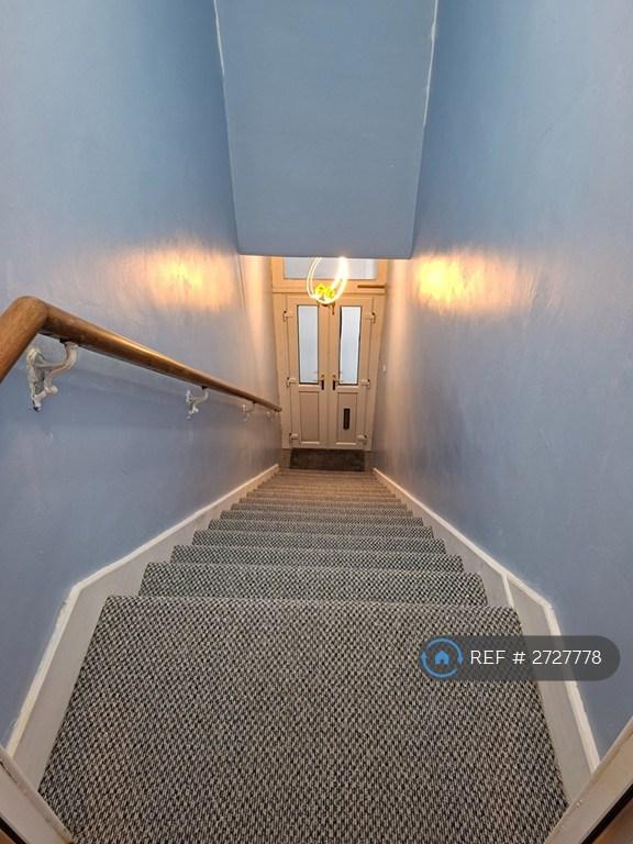 4 bedroom flat in Bridge Of Weir Road, Kilmacolm, PA13 (4 bed) (#2727778)
