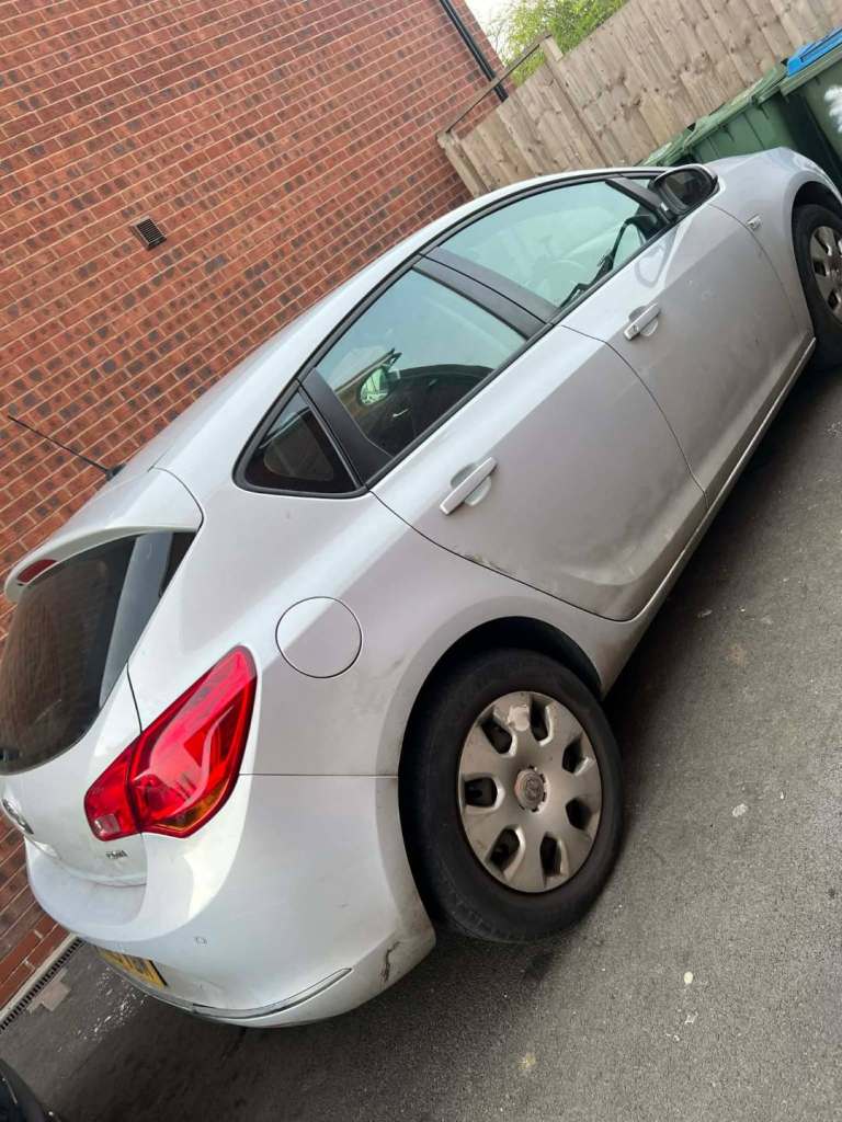 Vauxhall astra 2013 1.6cdti