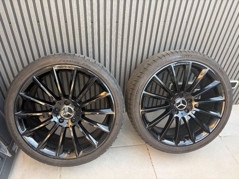 Mercedes benz alloy wheels 20”