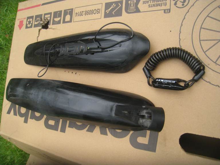 CRUD mudguards + bike lock 