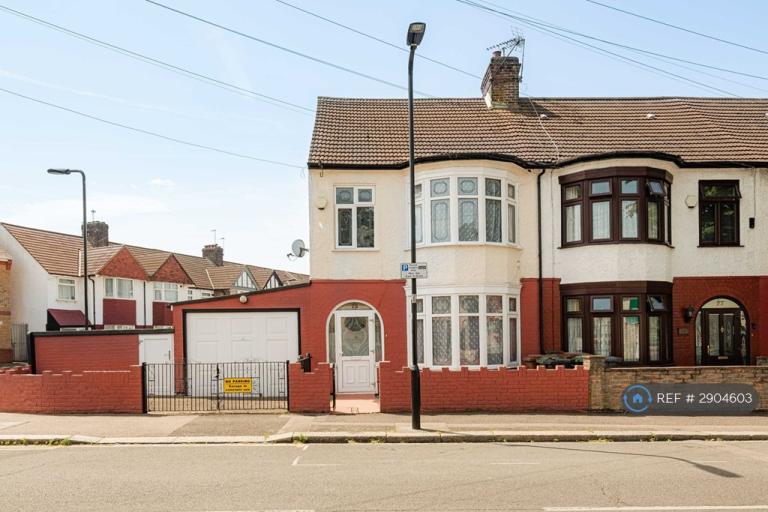 3 bedroom house in Norlington Road, London, E10 (3 bed) (#2904603)