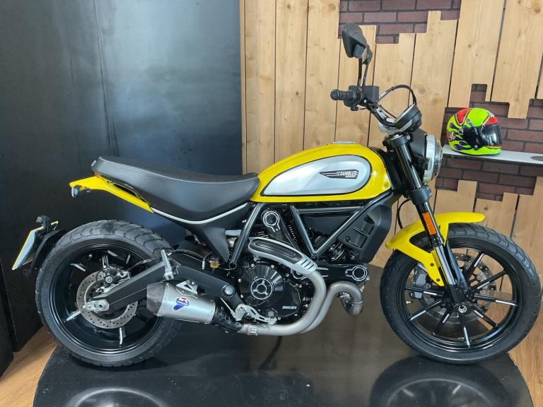 Ducati Scrambler 800 ICON 2021 with just 1350 Miles! Lady Owner! Termignoni!