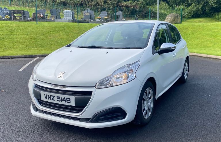 Peugeot, 208, Hatchback, 2015, Manual, 999 (cc), 5 doors
