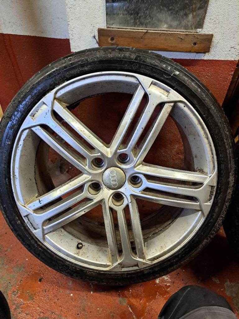 Audi 18"alloys & tyres & vauxhall 16" alloys & tyres