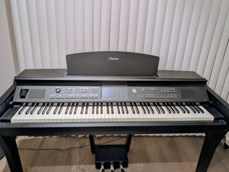 Yamaha Clavinova CVP709 digital piano
