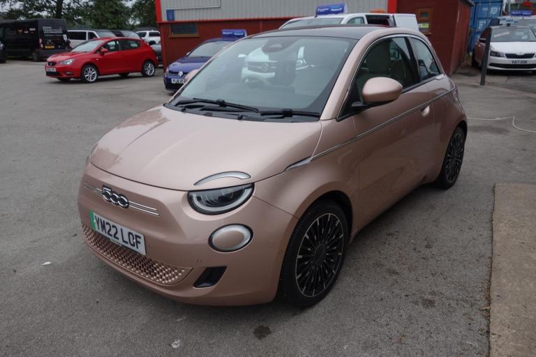 Fiat 500E 42kWh La Prima Hatchback 3dr Electric Auto (118 ps) ELECTRICITY 2022