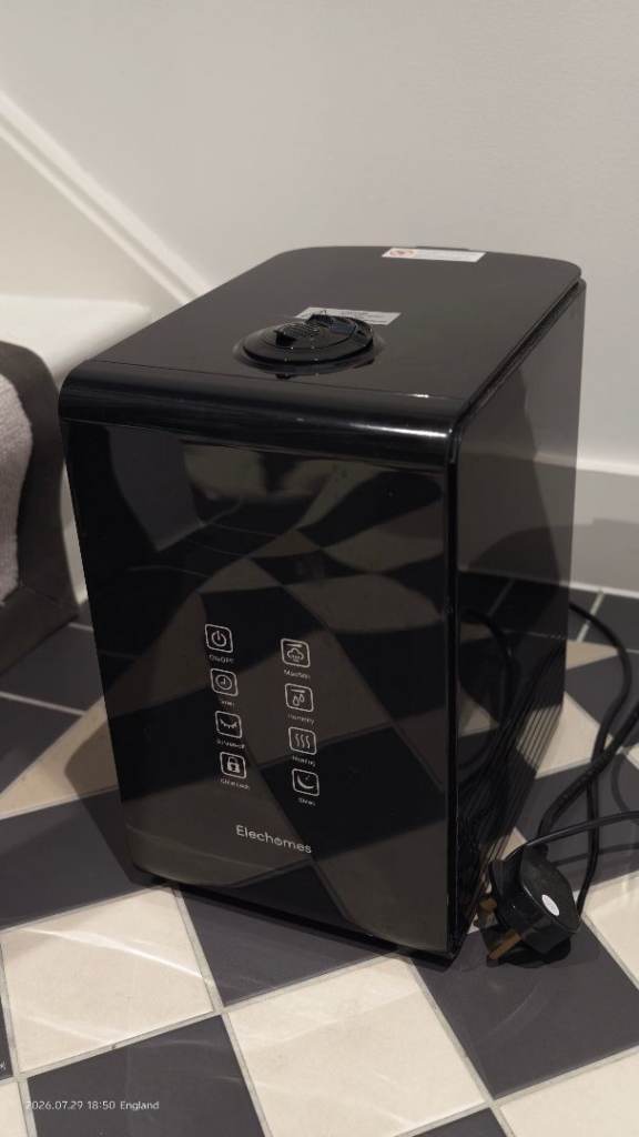 Black humidifier – Good Working Condition