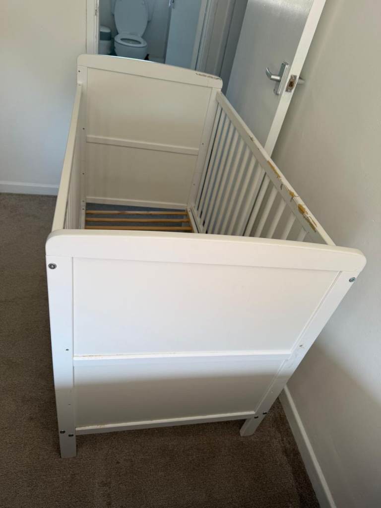 Cot bed frame 