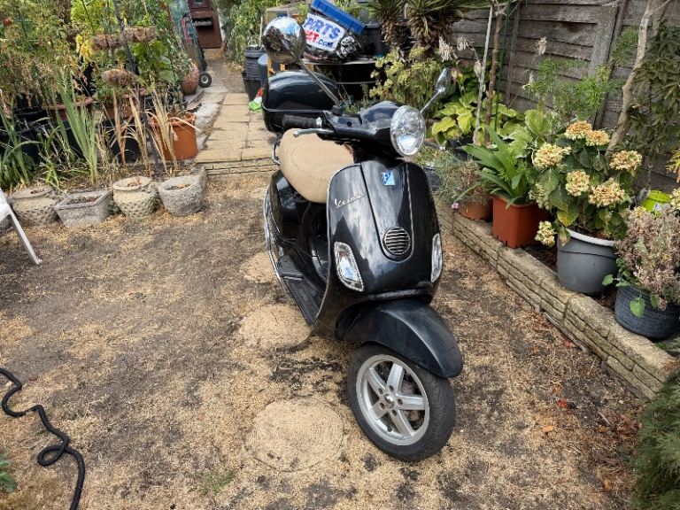 Piaggio, VESPA, 2012, 124 (cc)