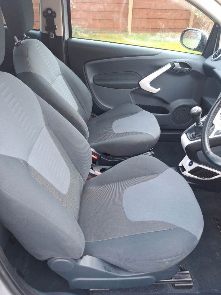 Ford, KA, Hatchback, 2010, Manual, 1242 (cc), 3 doors