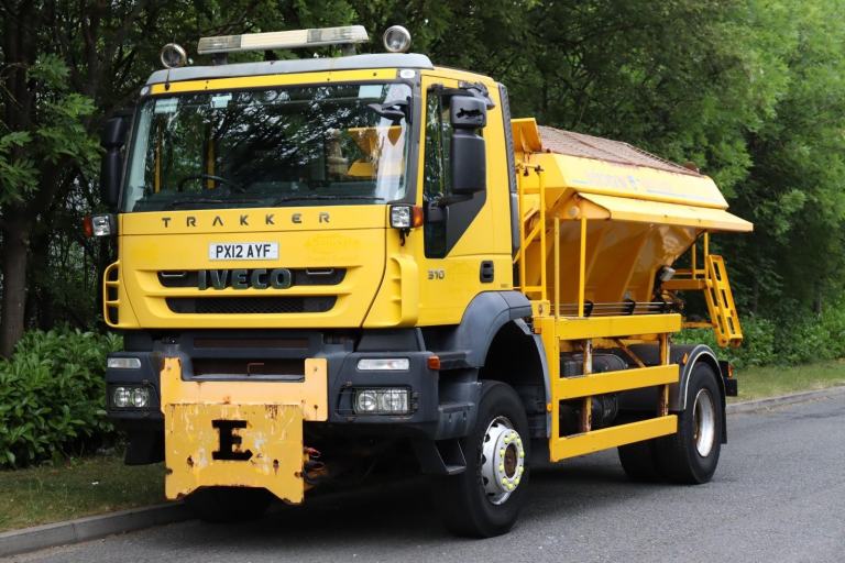 IVECO TRAKKER 310 4X4 OFF-ROAD ECON GRITTER SPREADER (2012)