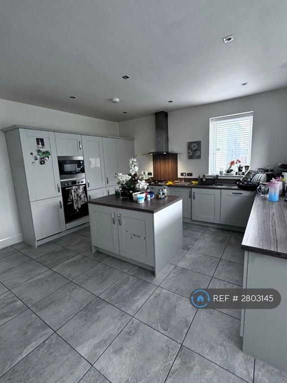 4 bedroom house in Albermarle Avenue, Hull, HU7 (4 bed) (#2803145)