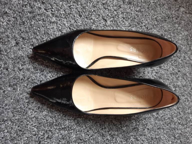 Black Patent Pointed Flats – Good Condition