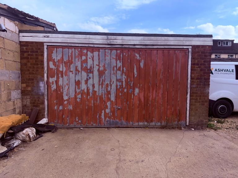 Double Garage available for storage purpose