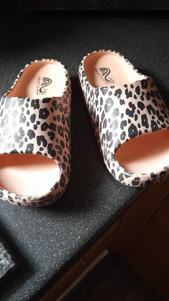 Free girls slidders new condition 