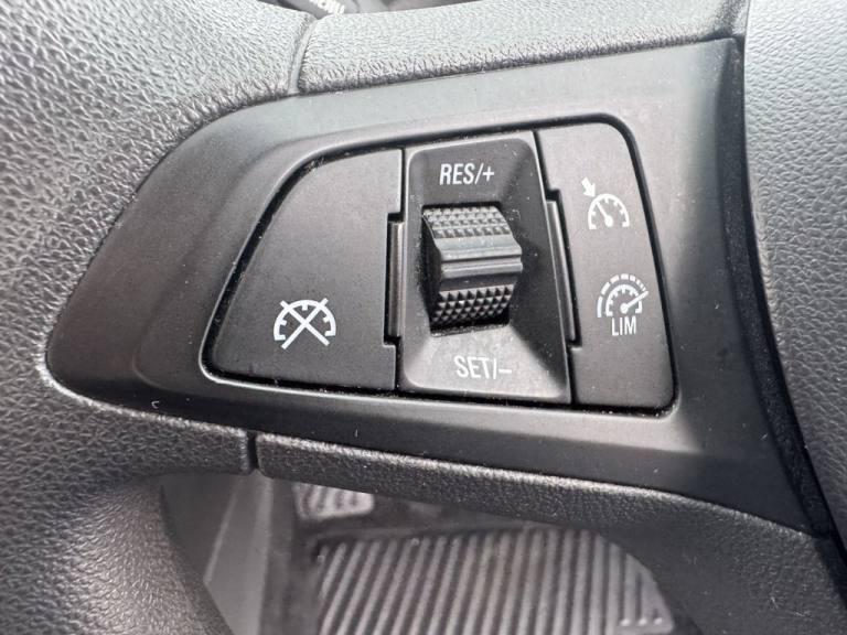 2017 Vauxhall Astra 1.0i Turbo ecoFLEX Design Sports Tourer 5dr Petrol Manual Euro 6 (s/s) (105 E...