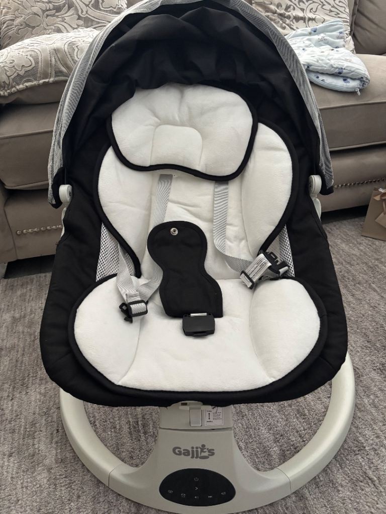 Gaijits Baby Rocker/Swing - Black and White, Good Condition