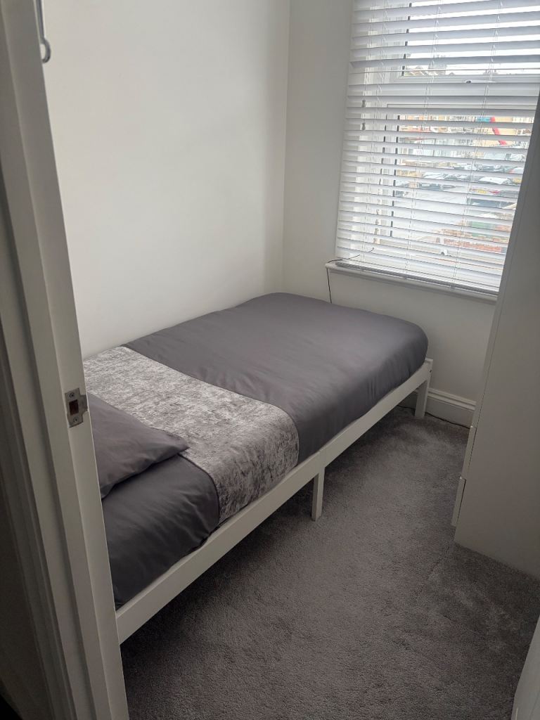 Single Room - Furnished - East Ham
