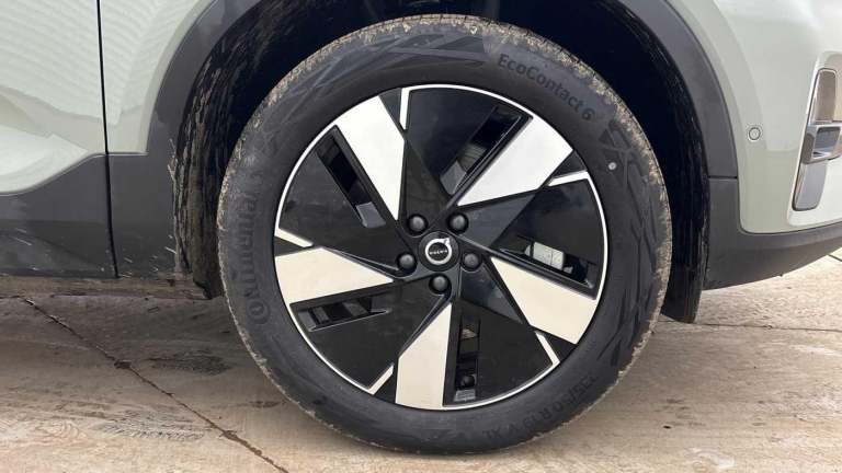 2025 Volvo EC40 Single Motor Extended Range 78kWh Plus SUV 5dr Electric Auto (252 ps) ESTATE Elec...